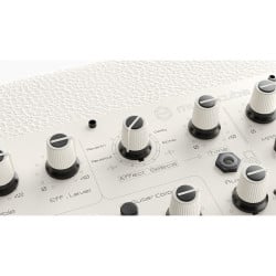 MA60III - White
