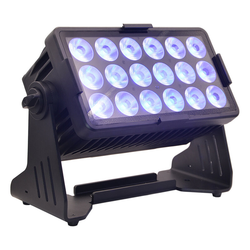 Battery powered IP65 Spotlight 18x10 set 4 + fligh